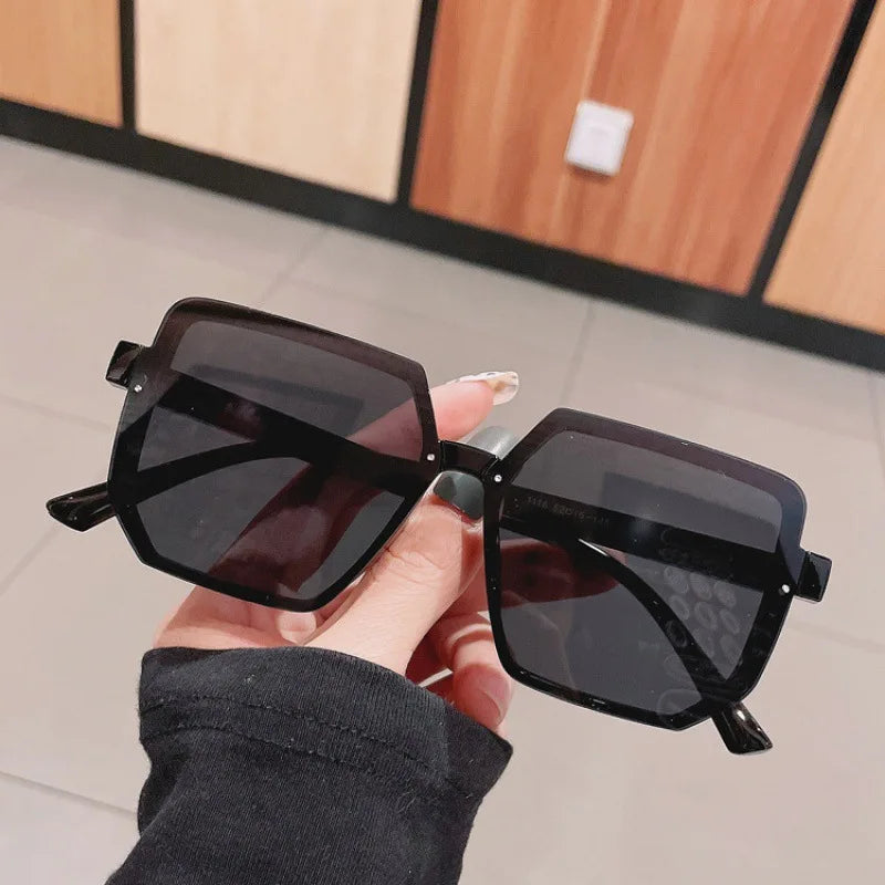 Oversized Geometric Sunglasses – Bold & Chic