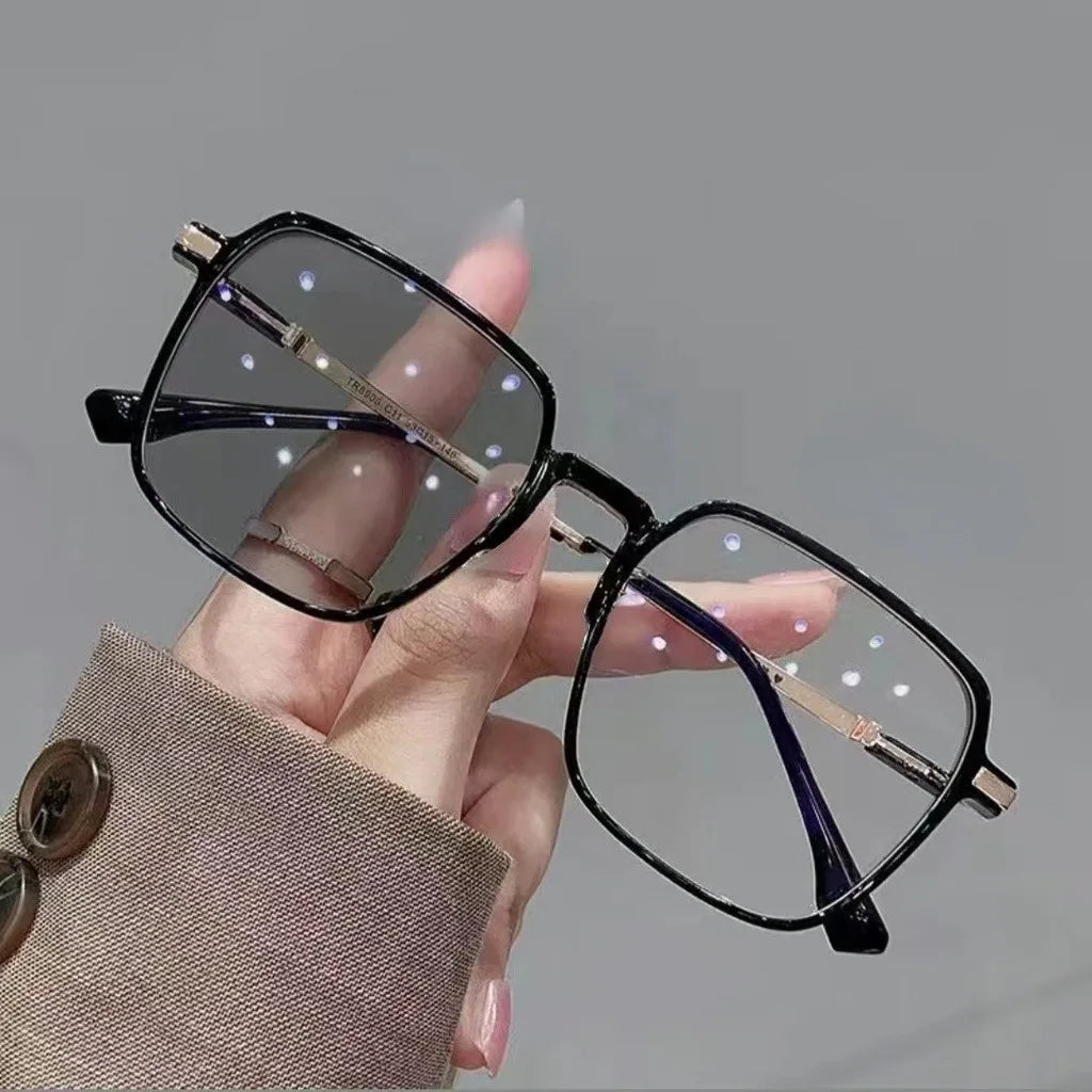 2-in-1 Photochromic Glasses – Clear Indoors, Sunglasses Outdoors